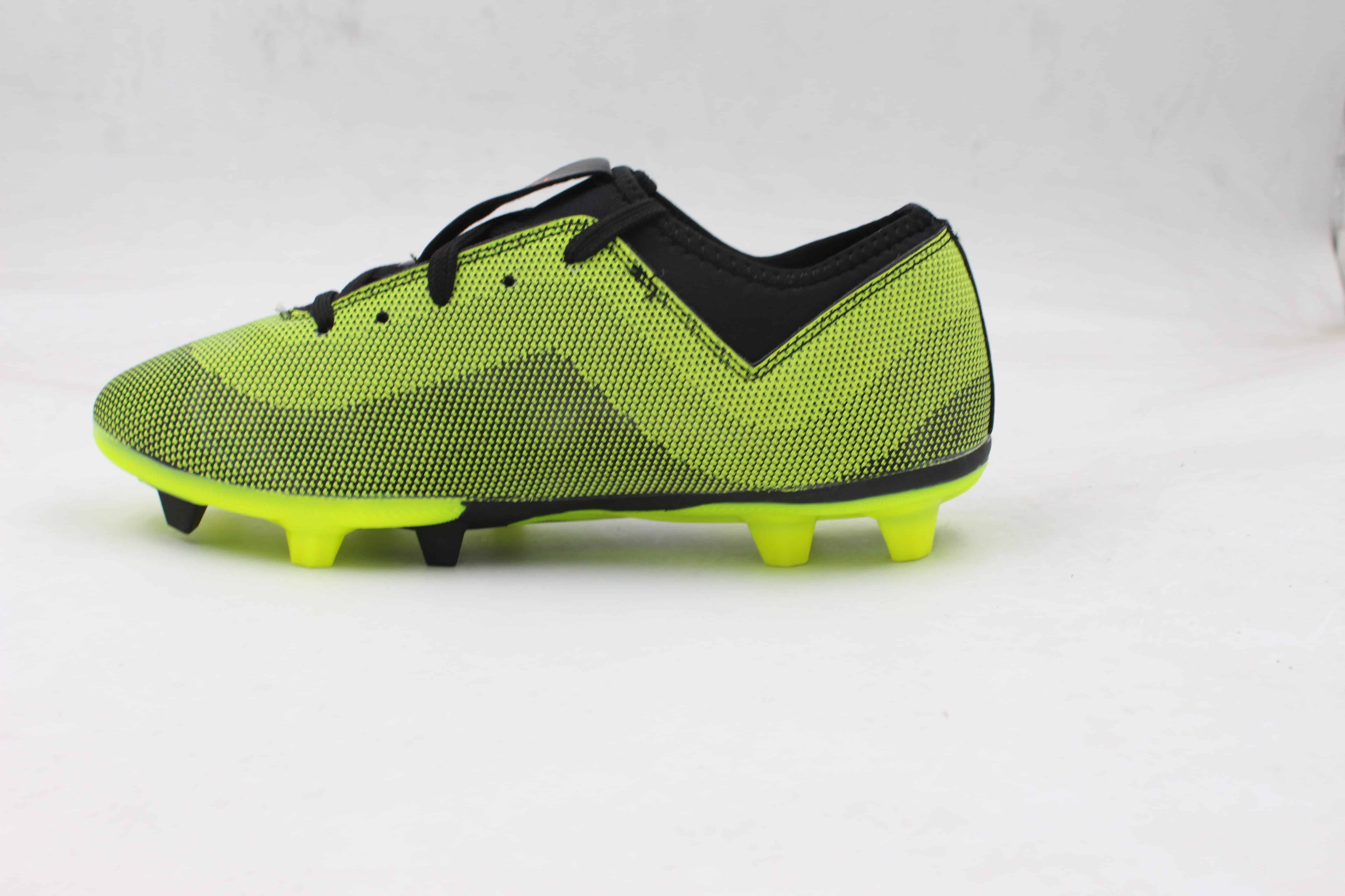 Seega Gold CR10 Unisex Football Shoes Green Colour